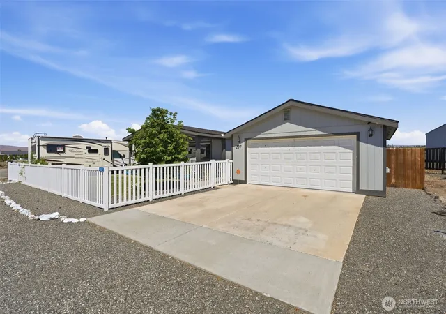 Photo 2 of Sale Pending at 207 Sw Airport Way, Mattawa, WA 99349 | MLS# NWM2520359 | Listing updated on 2026-09-25