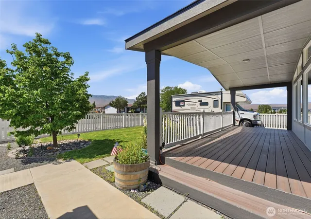 Photo 3 of Sale Pending at 207 Sw Airport Way, Mattawa, WA 99349 | MLS# NWM2520359 | Listing updated on 2026-09-25