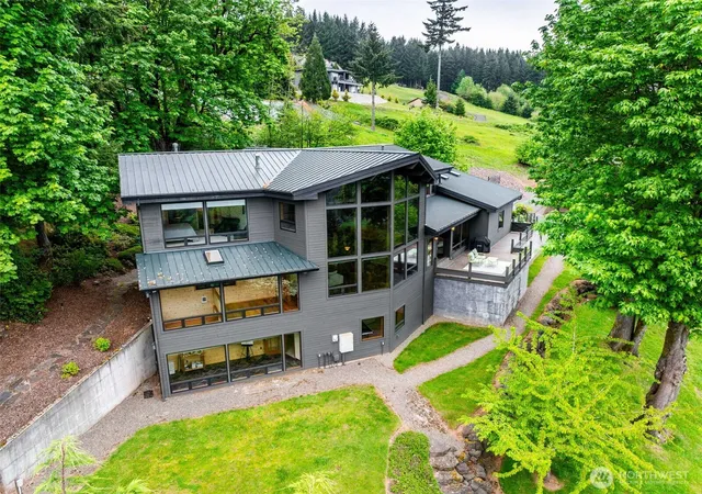 Photo 2 of Single family home for sale at 813 Varsity Rd, Kalama, WA 98625 | MLS# NWM2520429 | Listing updated on 2026-09-21