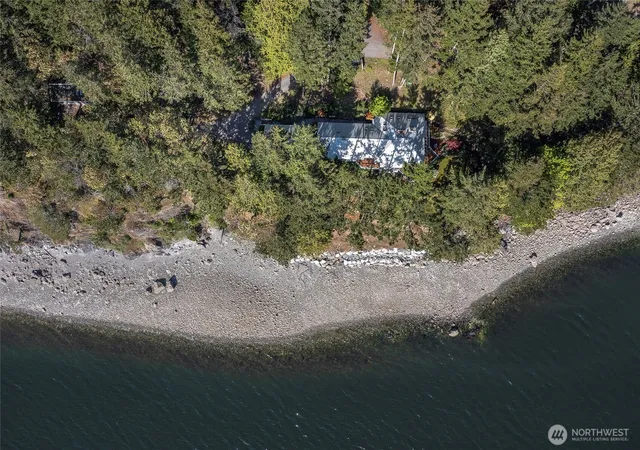 Photo 3 of Single family home for sale at 1424 Palisades Dr, Eastsound, WA 98245 | MLS# NWM2520474 | Listing updated on 2026-09-28
