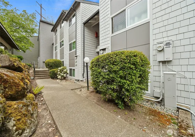 Photo 2 of Condo for sale at 2020 Grant Ave S #L104, Renton, WA 98055 | MLS# NWM2520504 | Listing updated on 2026-09-21