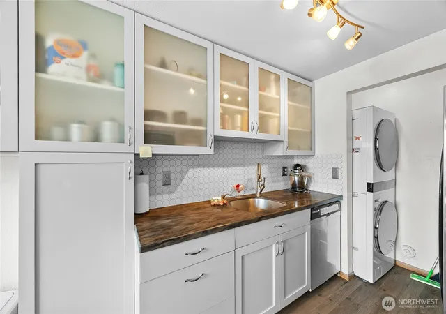 Photo 3 of Condo for sale at 2020 Grant Ave S #L104, Renton, WA 98055 | MLS# NWM2520504 | Listing updated on 2026-09-21