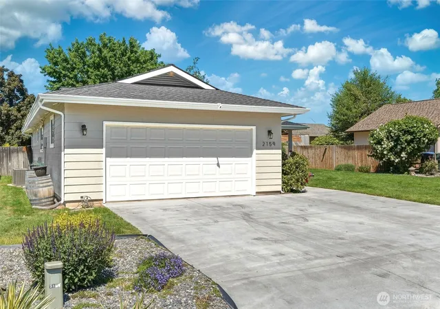 Photo 3 of Single family home for sale at 2159 Granite Dr, Walla Walla, WA 99362 | MLS# NWM2520647 | Listing updated on 2026-09-30