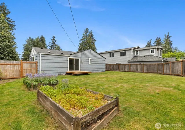 Photo 4 of Sale Pending at 7631 201st Street SW, Edmonds, WA 98026 | MLS# NWM2520652 | Listing updated on 2026-10-01