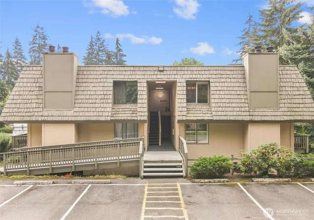 Photo 2 of Sale Pending at 1420 153rd Avenue Ne #4004, Bellevue, WA 98007 | MLS# NWM2520712 | Listing updated on 2026-09-30