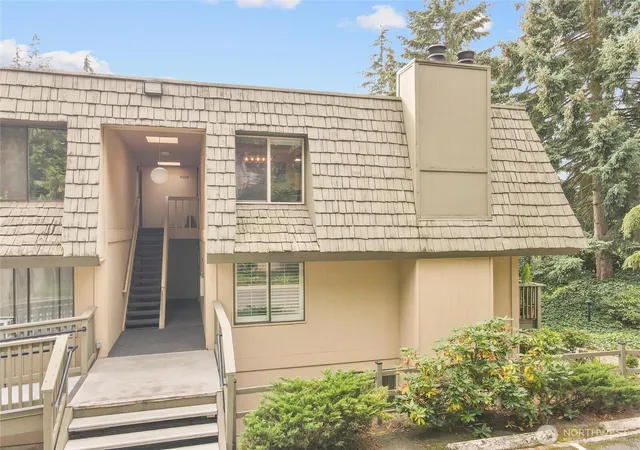 Photo 3 of Sale Pending at 1420 153rd Avenue NE #4004, Bellevue, WA 98007 | MLS# NWM2520712 | Listing updated on 2026-09-30