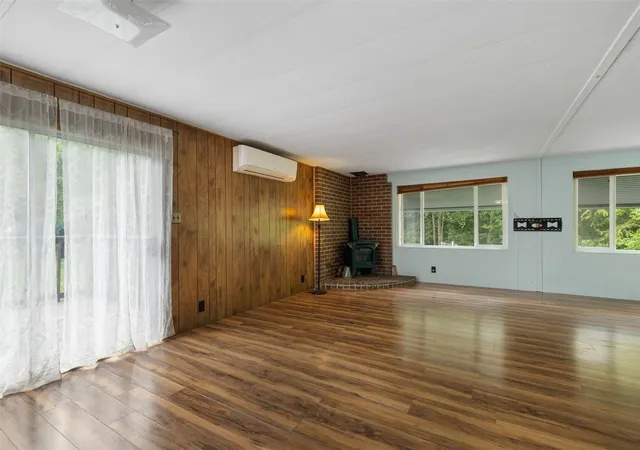 Photo 3 of Manufactured home for sale at 1916 Key Peninsula Hwy NW, Lakebay, WA 98349 | MLS# NWM2520753 | Listing updated on 2026-09-21