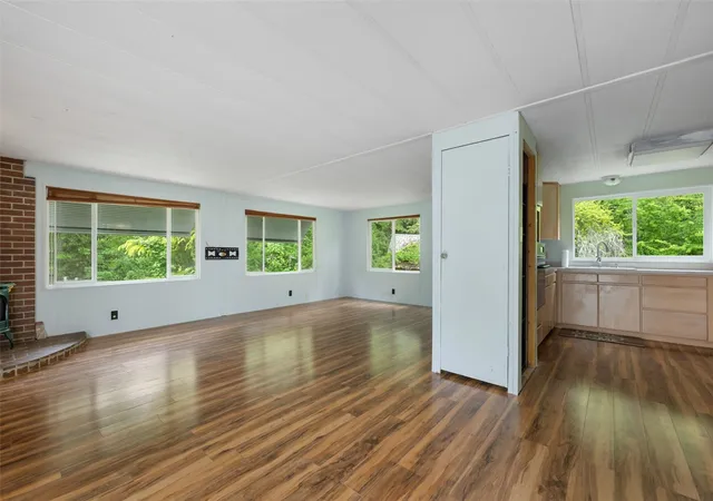 Photo 4 of Manufactured home for sale at 1916 Key Peninsula Hwy NW, Lakebay, WA 98349 | MLS# NWM2520753 | Listing updated on 2026-09-21