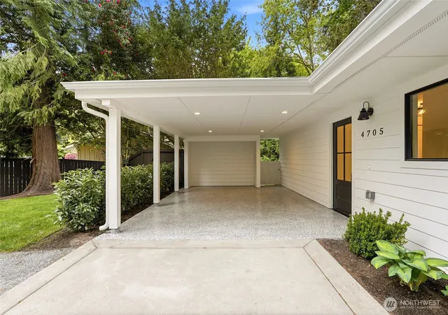 Photo 3 of Sale Pending at 4705 119th Avenue Se, Bellevue, WA 98006 | MLS# NWM2520767 | Listing updated on 2026-09-25