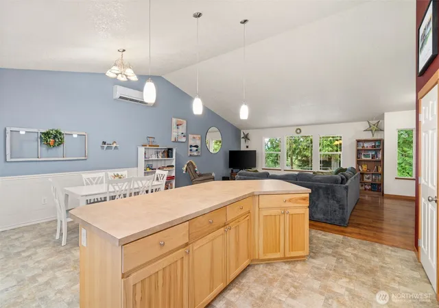 Photo 4 of Single family home for sale at 236 Chilvers Rd, Chehalis, WA 98532 | MLS# NWM2520818 | Listing updated on 2026-10-02