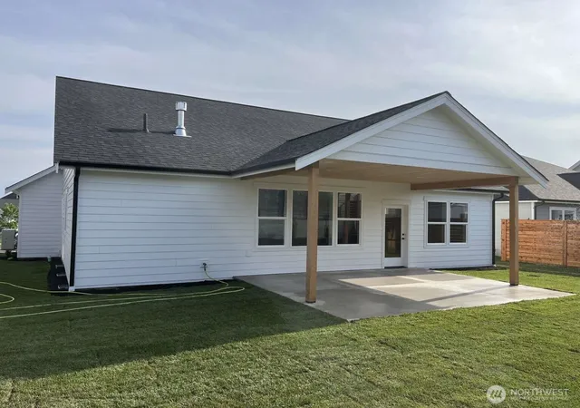 Photo 3 of Contingent at 2180 Lagerwey Cir, Lynden, WA 98264 | MLS# NWM2520833 | Listing updated on 2026-09-30