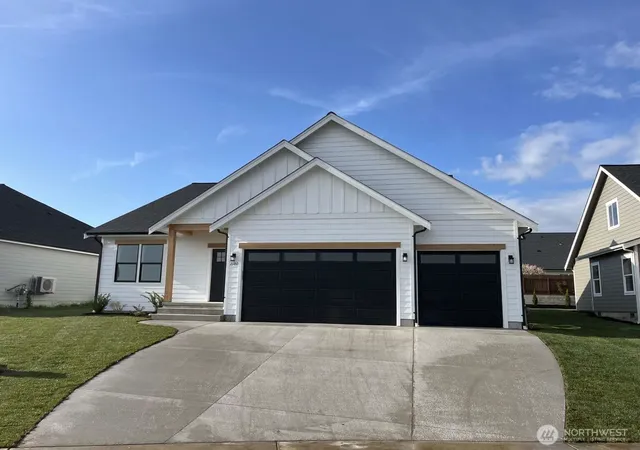 Photo 3 of Single family home for sale at 2180 Lagerwey Cir, Lynden, WA 98264 | MLS# NWM2520833 | Listing updated on 2026-09-30