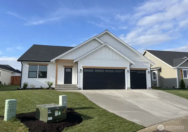 Photo 4 of Single family home for sale at 2180 Lagerwey Cir, Lynden, WA 98264 | MLS# NWM2520833 | Listing updated on 2026-09-30