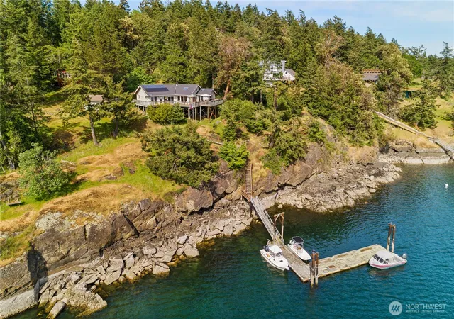Photo 1 of Single family home for sale at 260 Harbor Vista Dr, Friday Harbor, WA 98250 | MLS# NWM2520882 | Listing updated on 2026-09-21