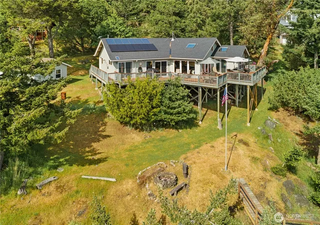 Photo 2 of Single family home for sale at 260 Harbor Vista Dr, Friday Harbor, WA 98250 | MLS# NWM2520882 | Listing updated on 2026-09-21