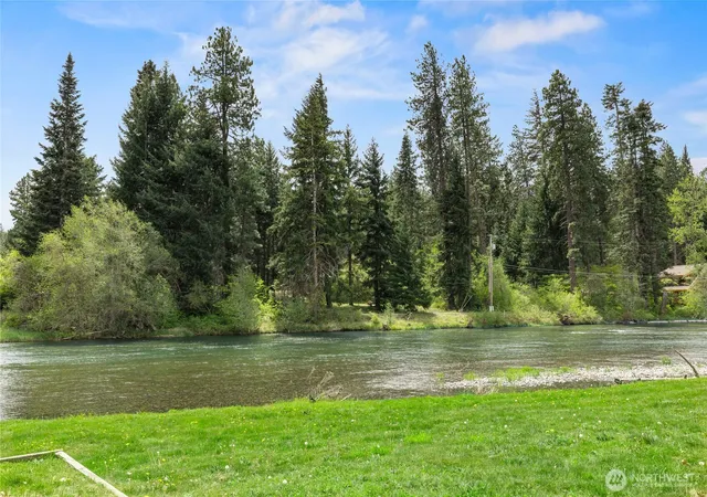 Photo 3 of Single family home for sale at 90 Pebble Beach Dr, Cle Elum, WA 98922 | MLS# NWM2520930 | Listing updated on 2026-09-21