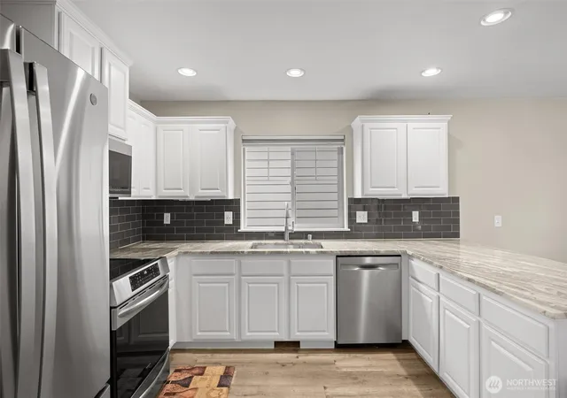 Photo 4 of Townhouse for sale at 11810 14th Avenue W #14, Everett, WA 98204 | MLS# NWM2520997 | Listing updated on 2026-09-29