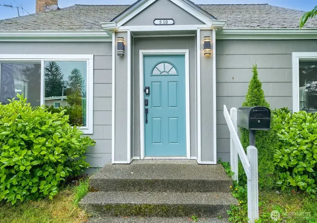 Photo 2 of Single family home for sale at 510 4th Avenue S, Kent, WA 98032 | MLS# NWM2521039 | Listing updated on 2026-09-24