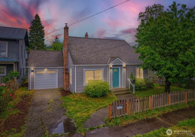 Photo 3 of Single family home for sale at 510 4th Avenue S, Kent, WA 98032 | MLS# NWM2521039 | Listing updated on 2026-09-24