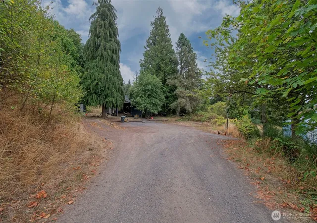 Photo 2 of Sale Pending at 406 Chehalis, Kalama, WA 98625 | MLS# NWM2521075 | Listing updated on 2026-09-25