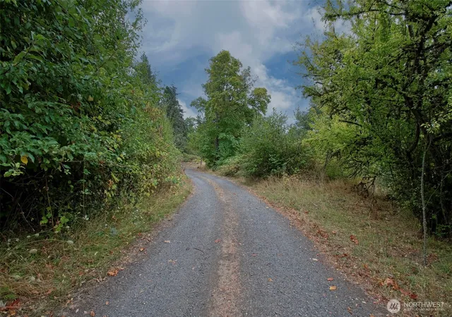 Photo 3 of Sale Pending at 406 Chehalis, Kalama, WA 98625 | MLS# NWM2521075 | Listing updated on 2026-09-25