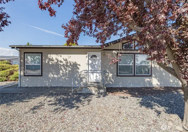 Photo 3 of Manufactured home for sale at 541 North 7th, Sequim, WA 98382 | MLS# NWM2521077 | Listing updated on 2026-09-21