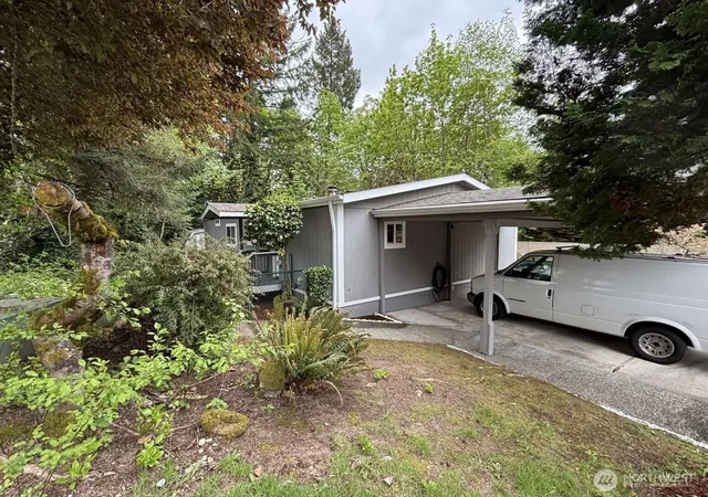 Photo 4 of Manufactured home for sale at 12615 NE 189th Street, Bothell, WA 98011 | MLS# NWM2521133 | Listing updated on 2026-09-21