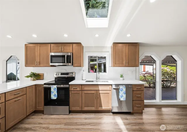 Photo 3 of Sale Pending at 2500 S 370th Street #170, Federal Way, WA 98003 | MLS# NWM2521135 | Listing updated on 2026-09-25