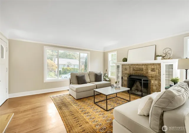 Photo 4 of House for sale at 5755 25th Avenue NE, Seattle, WA 98105 | MLS# NWM2521185 | Listing updated on 2026-09-30