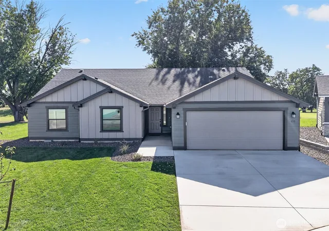 Single family home for sale at 835 Ava Ct, Walla Walla, WA 99362 | MLS# NWM2521215