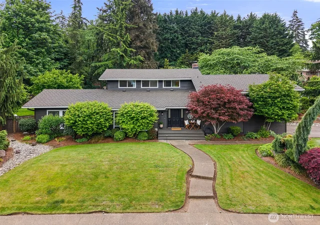 Photo 3 of Single family home for sale at 32 Cascade Key, Bellevue, WA 98006 | MLS# NWM2521225 | Listing updated on 2026-09-21