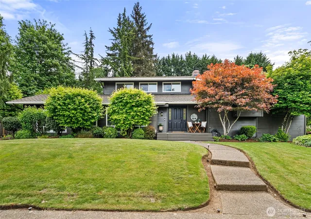Photo 1 of Single family home for sale at 32 Cascade Key, Bellevue, WA 98006 | MLS# NWM2521225 | Listing updated on 2026-09-21