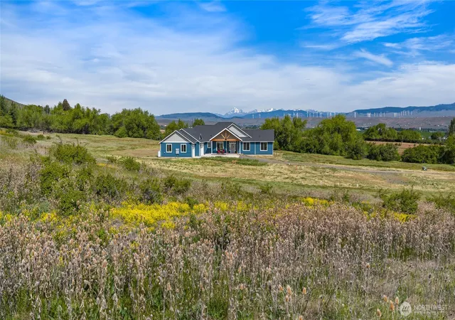 Photo 2 of Single family home for sale at 1590 Hunter Rd, Ellensburg, WA 98926 | MLS# NWM2521338 | Listing updated on 2026-09-30