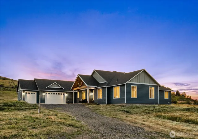Photo 4 of Single family home for sale at 1590 Hunter Rd, Ellensburg, WA 98926 | MLS# NWM2521338 | Listing updated on 2026-09-30