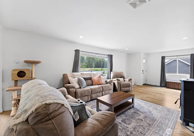 Photo 4 of Single family home for sale at 9007 Van Buren Rd, Everson, WA 98247 | MLS# NWM2521438 | Listing updated on 2026-09-20