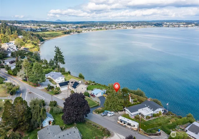 Photo 3 of Single family home for sale at 3224 Sw Scenic Hts St, Oak Harbor, WA 98277 | MLS# NWM2521485 | Listing updated on 2026-09-21