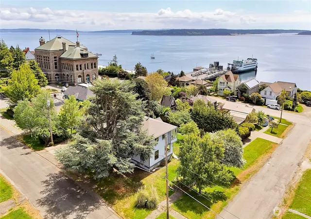 Photo 1 of Single family home for sale at 340 Pierce St, Port Townsend, WA 98368 | MLS# NWM2521519 | Listing updated on 2026-09-21