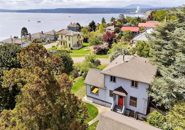 Photo 3 of Single family home for sale at 340 Pierce St, Port Townsend, WA 98368 | MLS# NWM2521519 | Listing updated on 2026-09-21