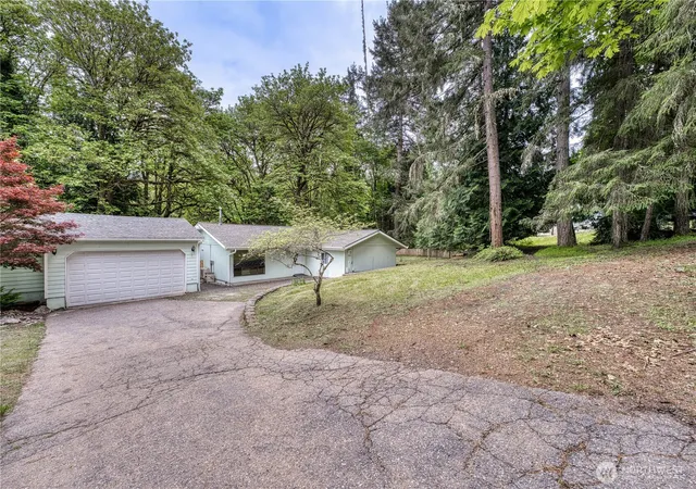 Photo 3 of Sale Pending at 7924 Ohana Pl NE, Bremerton, WA 98311 | MLS# NWM2521549 | Listing updated on 2026-09-25