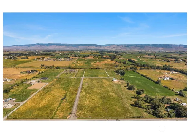 Photo 3 of Land for sale at 407 Walker Dr, Ellensburg, WA 98926 | MLS# NWM2521575 | Listing updated on 2026-09-21