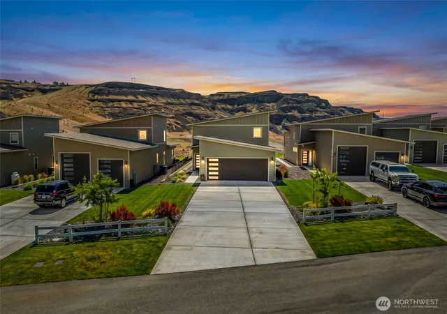 Single family home for sale at 9779 Ridgeview Dr NW, Quincy, WA 98848 | MLS# NWM2521581