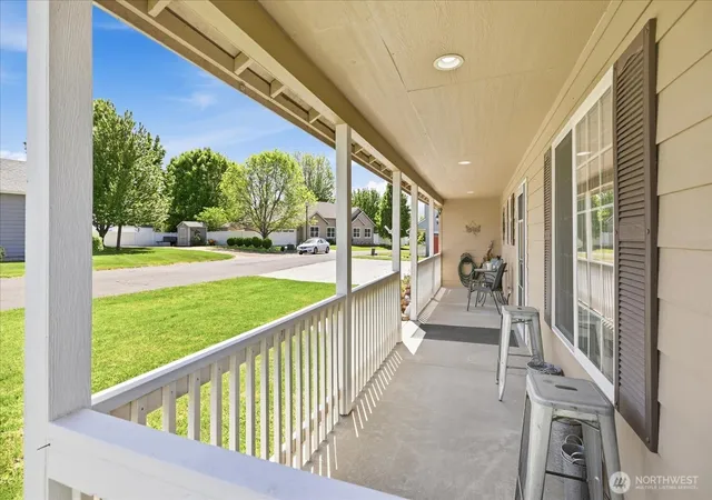 Photo 3 of Single family home for sale at 28 Paintbrush Ct, Walla Walla, WA 99362 | MLS# NWM2521591 | Listing updated on 2026-09-21