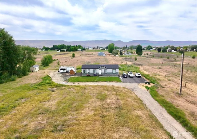 Photo 1 of Manufactured home for sale at 174958 W Apricot Rd, Grandview, WA 98930 | MLS# NWM2521630 | Listing updated on 2026-09-21