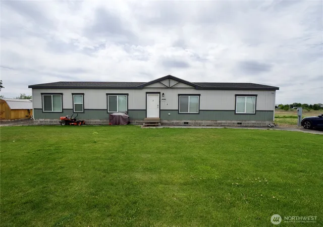 Photo 3 of Manufactured home for sale at 174958 W Apricot Rd, Grandview, WA 98930 | MLS# NWM2521630 | Listing updated on 2026-09-21