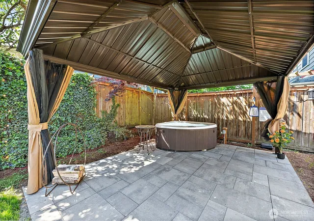 Photo 3 of Single family home for sale at 3944 N 30th Street, Tacoma, WA 98407 | MLS# NWM2521637 | Listing updated on 2026-09-21