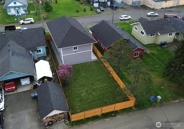Photo 2 of Sale Pending at 1010 Randall St, Aberdeen, WA 98520 | MLS# NWM2521639 | Listing updated on 2026-09-30