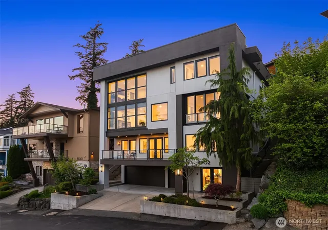 Photo 1 of Mansion for sale at 8902 Ne 117th Place, Kirkland, WA 98034 | MLS# NWM2521666 | Listing updated on 2026-09-21