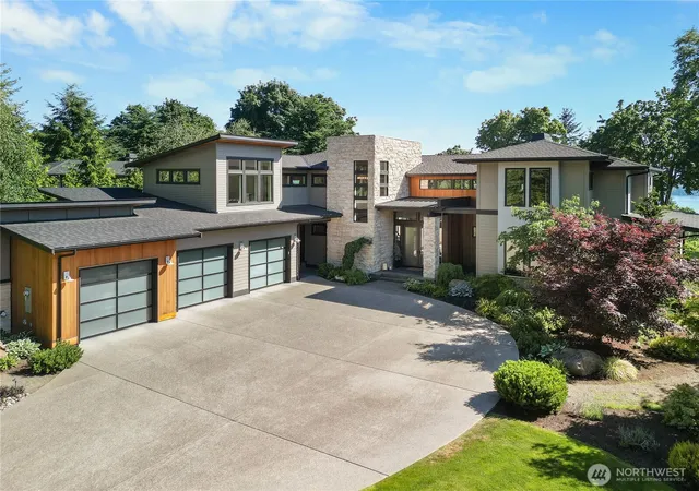 Photo 1 of Single family home for sale at 946 7th Court, Fox Island, WA 98333 | MLS# NWM2521765 | Listing updated on 2026-09-21