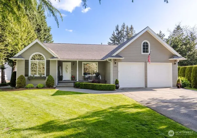 Photo 1 of Contingent at 1711 Main St, Lynden, WA 98264 | MLS# NWM2521832 | Listing updated on 2026-09-24