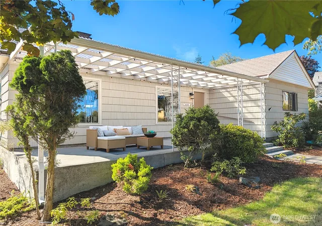 Photo 1 of Single family home for sale at 1635 Madison, Port Townsend, WA 98368 | MLS# NWM2521840 | Listing updated on 2026-09-30
